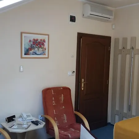 Zlaty Jelen 3*