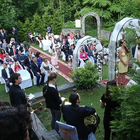Zlaty Jelen 3*