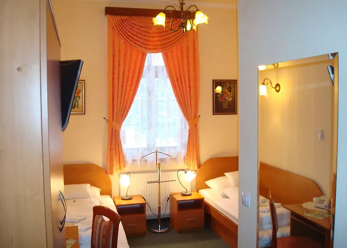 Zlaty Jelen Affittacamere 3*